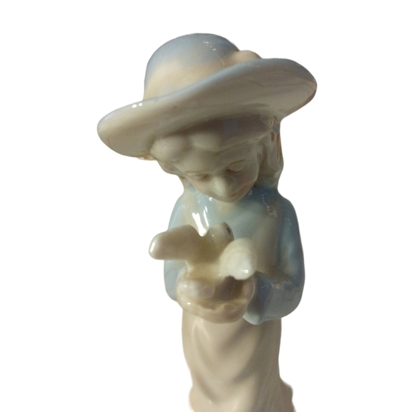 Vintage Porcelain 6" Girl Holding Bird Figurine White-Light Blue & Green Tones - Picture 2 of 7